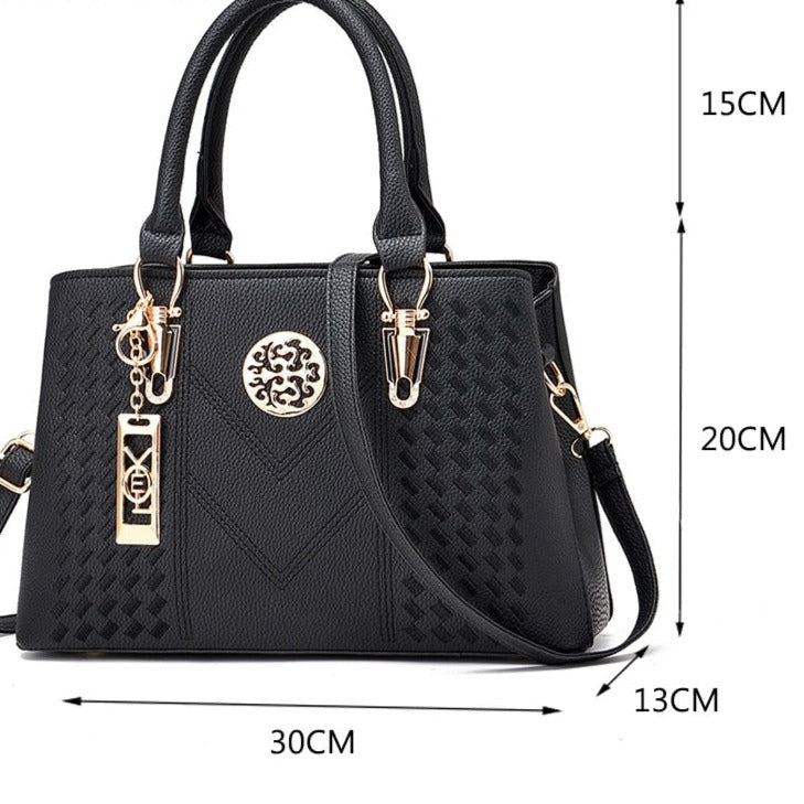 Bolsa feminina Dália Lux preta em Couro Genuíno com design para mulher luxosas