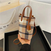 Bolsa Crossbody Feminina Étoile Envy – Design Estruturado Xadrez com Toque Europeu Clássico
