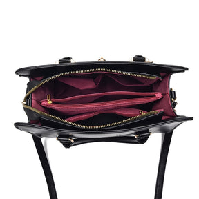 Bolsa feminina preto com alça confortável e acabamento elegante
